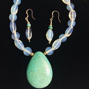 NWOT Moonstone Beaded & Turquoise Pendant Necklace